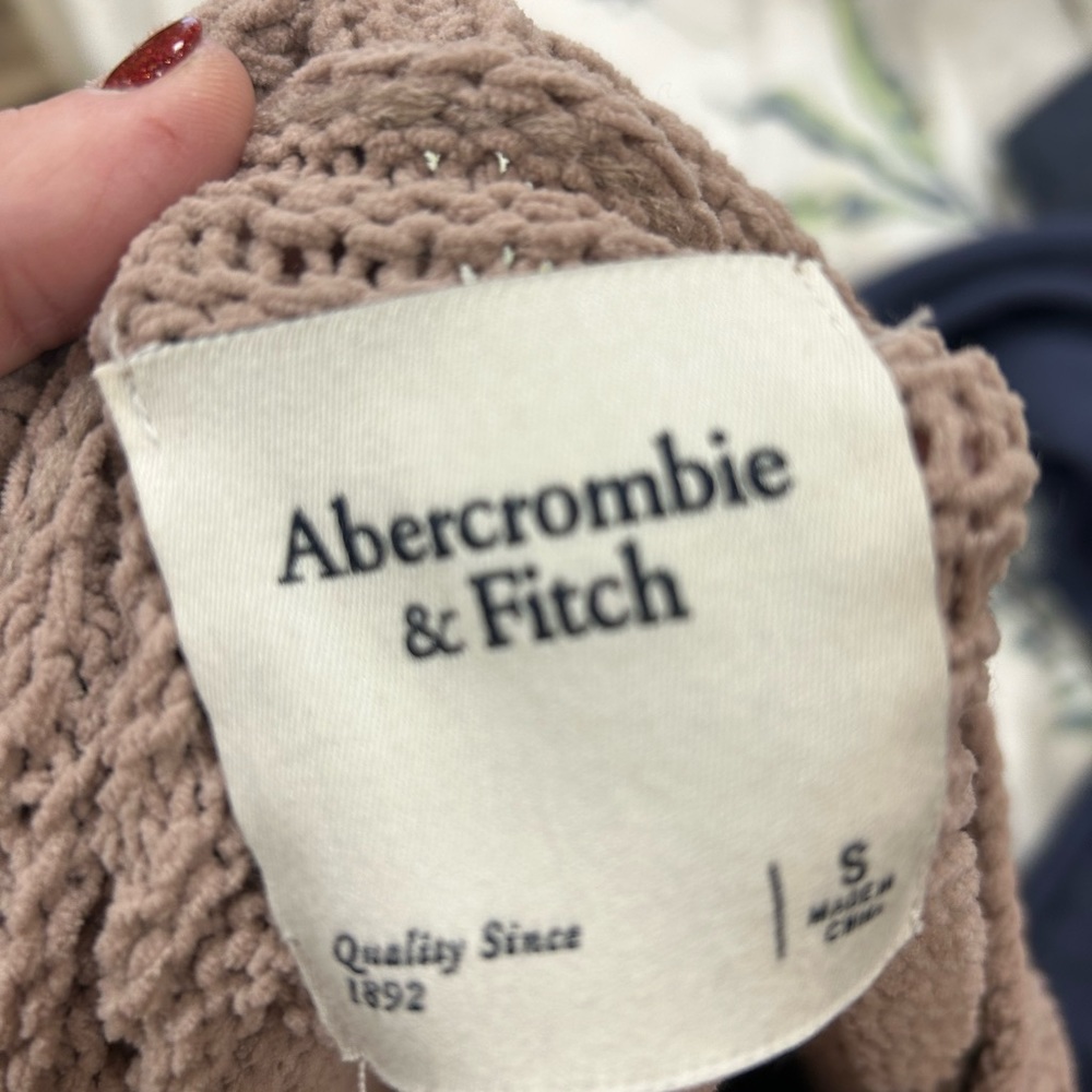 Abercrombie and fitch chenille sweater - Picture 3 of 4